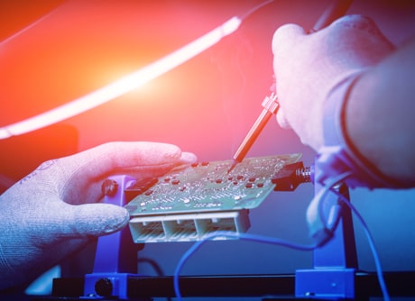 Disponemos de un taller para dar servicio de reparaciones y reacondicionamiento a Drives y Equipos